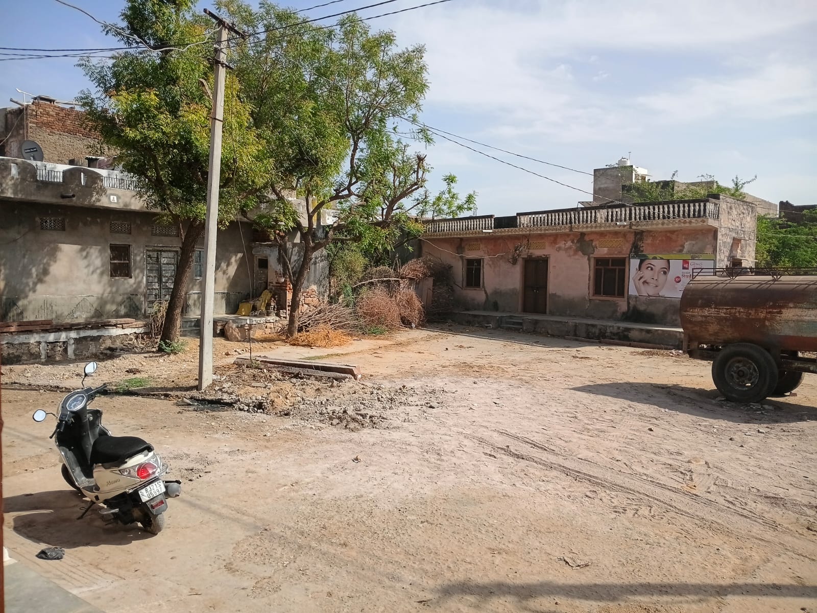 खोखरा ग्राम में प्रशासन की मौजूदगी में हटाया गया अतिक्रमण, मोहल्लेवासियों को मिली राहत 1 WhatsApp Image 2026 03 13 at 6.18.50 PM