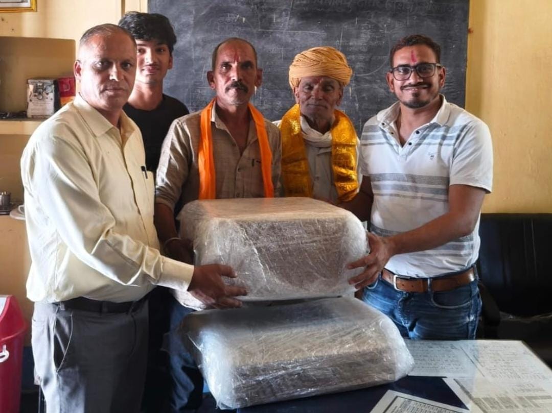 भामाशाहों की सराहनीय पहल: ढोसर स्कूल को 72 हजार का फर्नीचर व कम्प्यूटर भेंट, विद्यार्थियों को मिलेगा बेहतर अध्ययन वातावरण 1 WhatsApp Image 2026 03 16 at 6.20.34 PM