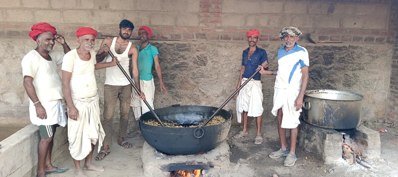 अमावस्या पर गौसेवा का महायज्ञ आज : 3.50 क्विंटल लापसी से होगा गोवंश का सत्कार 1 WhatsApp Image 2026 03 17 at 9.49.40 PM
