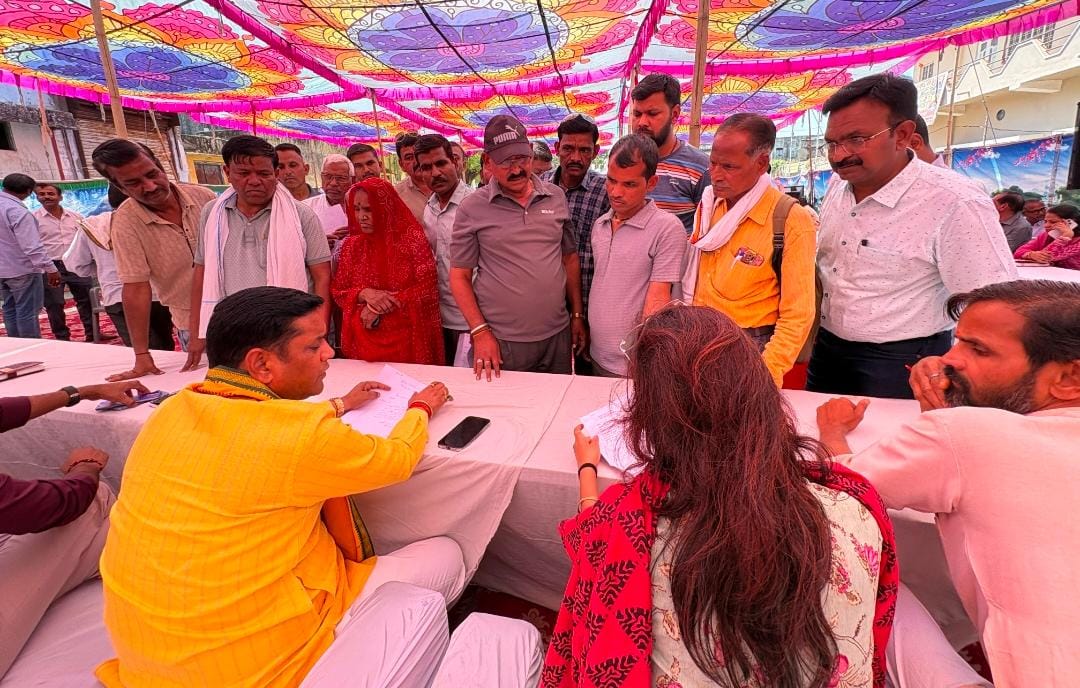 शाहपुरा मंडी के लिए किसानों का महा-आंदोलन, विधायक को सौंपा ज्ञापन 1 WhatsApp Image 2026 03 18 at 4.22.15 PM