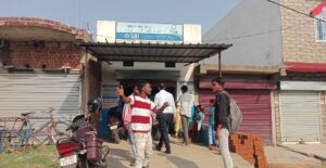 टुंडी में 'गुंडाराज' पिस्तौल की नोक पर SBI CSP में ₹80 हजार की सनसनीखेज लूट 5 IMG 20260413 WA0095