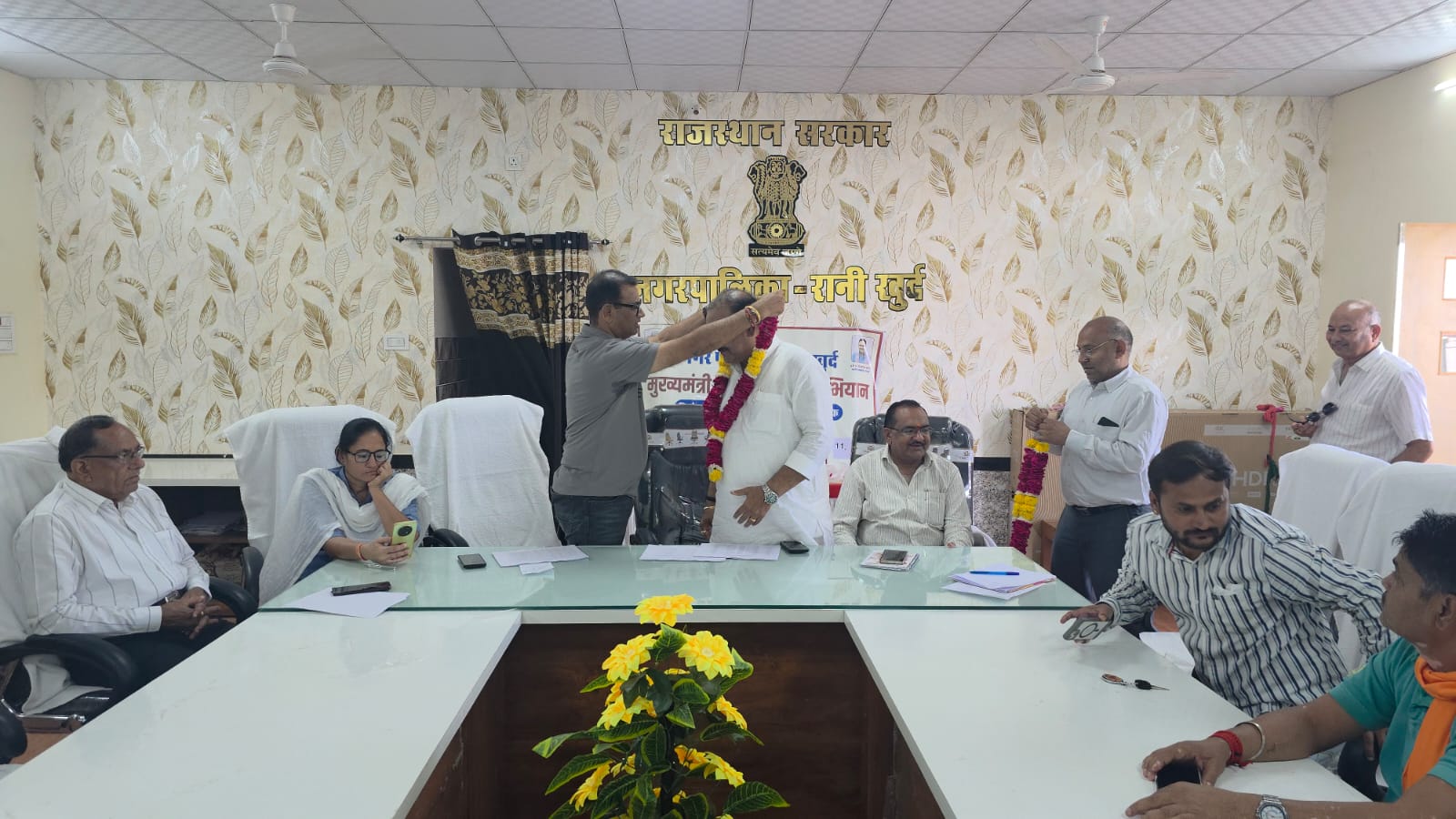 रानी से पचपदरा रिफाइनरी उद्घाटन समारोह में बसों से जाएंगे कार्यकर्ता तैयारियों को लेकर बैठक आयोजित 1 IMG 20260418 WA0038