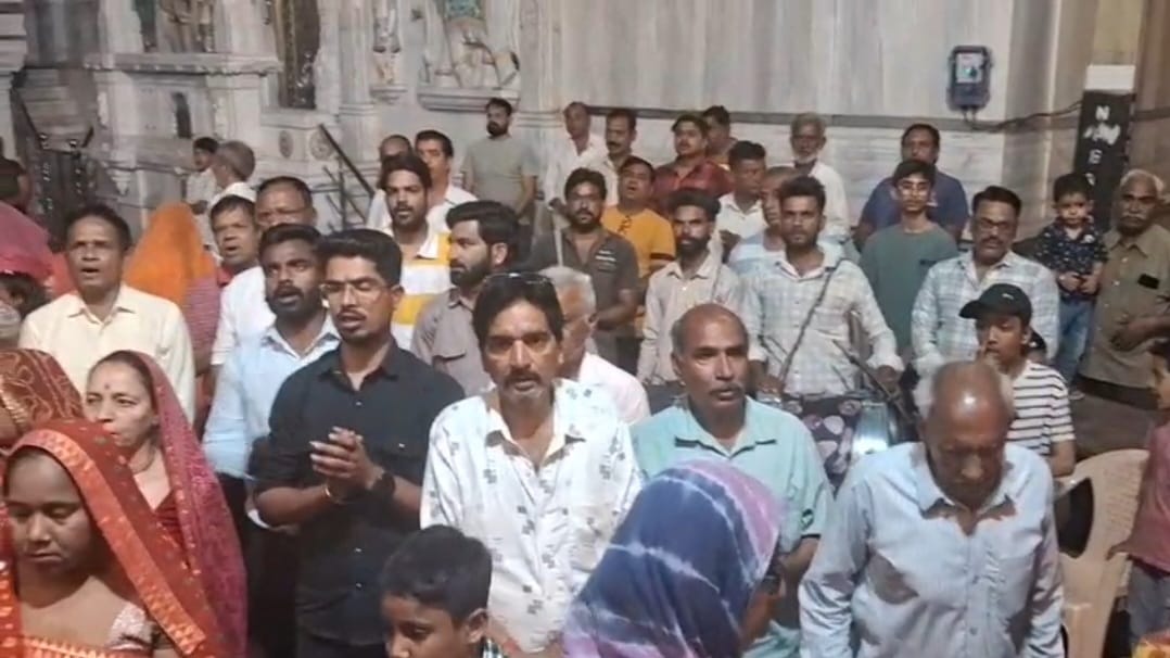 मुख्य बाजार बाली श्री हनुमान मंदिर श्री हनुमान जन्मोत्सव धूमधाम एवं 108 दीपक की आरती से मनाया 1 WhatsApp Image 2026 04 02 at 9.16.21 PM 1