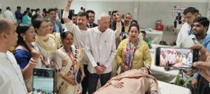 भीलवाड़ा में स्वास्थ्य क्रांति की मिसाल: 25 महिलाओं सहित 105 ने किया रक्तदान, 1500 लोगों की भागीदारी 2 WhatsApp Image 2026 04 04 at 9.11.56 PM
