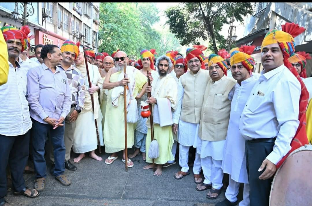 पूना नगर में आचार्य श्रीमद् विजय धर्मधुरंधर सूरीश्वरजी का भव्य मंगल प्रवेश 1 WhatsApp Image 2026 04 15 at 10.30.40 PM