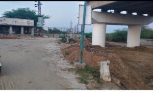 5 साल से अधूरा “कोठारी नदी ब्रिज” बना सिरदर्द, शॉर्टकट रास्ता बन रहा हादसों की वजह 2 WhatsApp Image 2026 04 18 at 10.53.55 AM