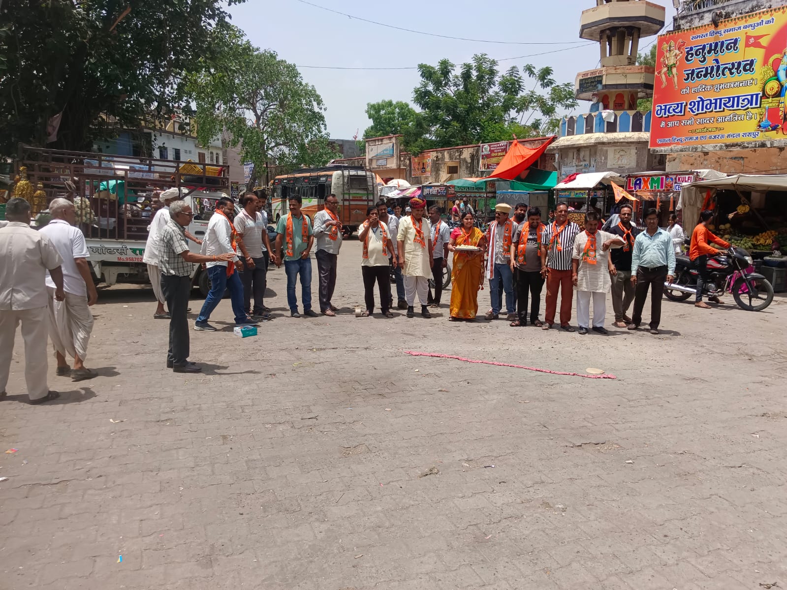 5 राज्यों में भाजपा की प्रचंड जीत: रायपुर बस स्टैंड पर मंडल कार्यकर्ताओं ने मनाया जश्न, जमकर हुई आतिशबाजी 1 IMG 20260504 WA0035