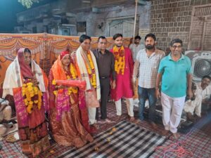 बाली श्री राधा कृष्णा मूर्ति भव्य प्राण प्रतिष्ठा नरेन्द्र परमार ने किया लाभार्थी परिवार का बहुमान 5 IMG 20260513 WA0019