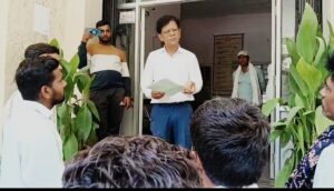 बनैड़ा में वाहन मालिकों और चालकों का आक्रोश, 13 सूत्रीय मांगों को लेकर SDM को सौंपा ज्ञापन 5 IMG 20260520 WA0033