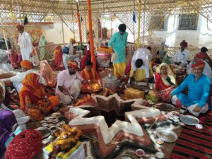 नवकुण्डात्मक श्री हरिहर महायज्ञ के चौथे दिन उमड़ी श्रद्धालुओं की भीड़, हवन श्रीमद्भागवत कथा एवं रामलीला में भक्तों ने लिया धर्म लाभ 6 WhatsApp Image 2026 05 24 at 8.15.15 PM