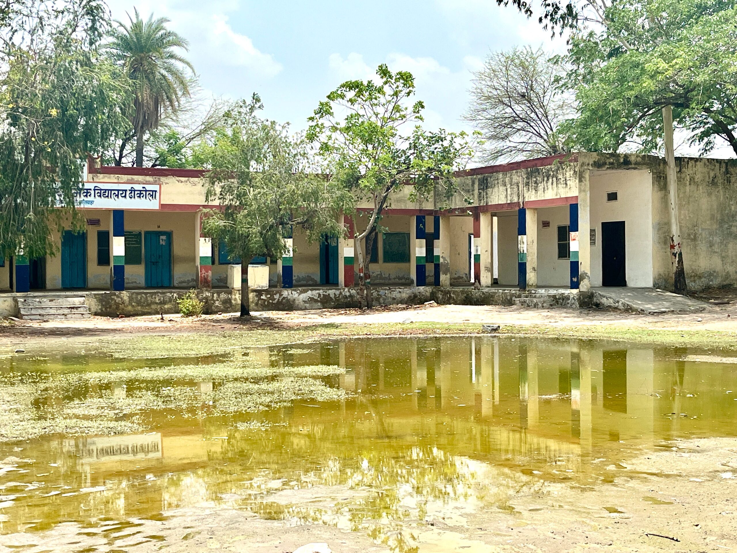 पांच मिनट की बीन मौसम रिमझिम बारिश ने फिर खोली विद्यालय की पोल ग्राउंड में पानी भरा 1 IMG 20260601 WA0007 scaled