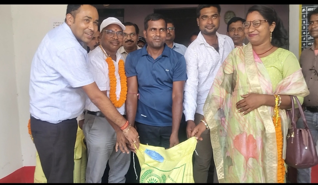 टुण्डी व्यापार मंडल में धान विक्रम केन्द्र का विधायक प्रतिनिधि द्वारा शुभ उद्घाटन 1 WhatsApp Image 2026 06 17 at 5.56.04 PM
