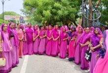 आज बाली उपखंड क्षैत्र के गांवों से पाली कलक्टर कार्यालय अपनी मांगों को लेकर आज सोमवार को कार्यकर्ता और सहायिकाए पहुंची 8 WhatsApp Image 2026 07 13 at 12.53.46 PM