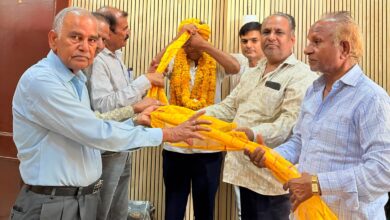 तहसीलदार बनकर बढ़ाया समाज का गौरव, सत्यनारायण पांचाल का साफा पहनाकर भव्य सम्मान 9 WhatsApp Image 2026 07 19 at 9.39.44 PM