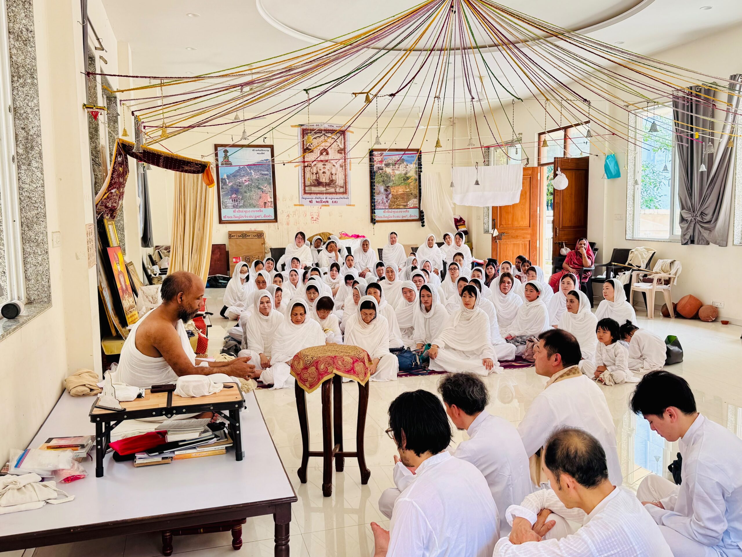 जापानी भक्तों ने जीता चातुर्मास प्रवेश में भायंदर वासियों का दिल, निपुणरत्न विजययजी का भव्य प्रवेश संपन्न 1 WhatsApp Image 2026 07 27 at 5.49.53 PM scaled