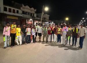 विहिप बजरंग दल एवं सांवरिया गो सेवा संस्थान द्वारा गौ माताओं के रेडियम बेल्ट लगाने का आगाज 2 WhatsApp Image 2026 07 30 at 6.53.06 PM 1