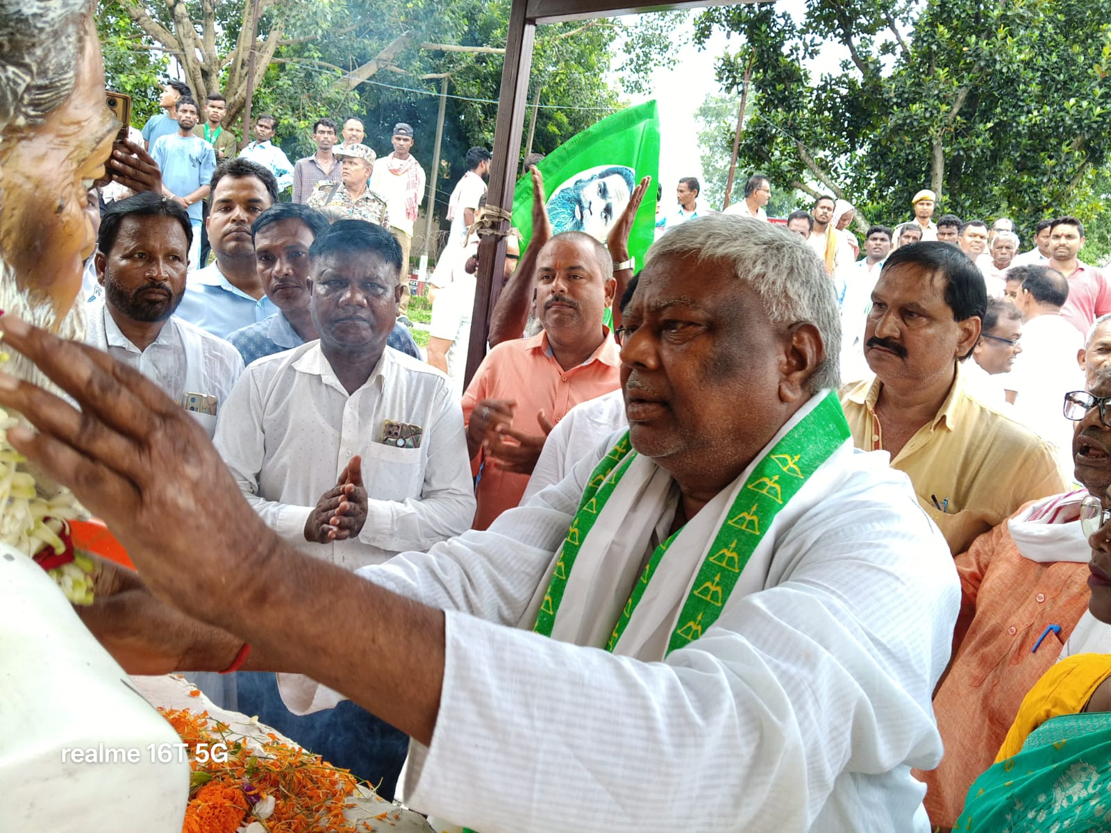 पोखरियां स्थित शिबू आश्रम में प्रथम पुण्यतिथि पर लोगों की उमड़ी भीड़। 1 WhatsApp Image 2026 08 05 at 8.17.10 AM