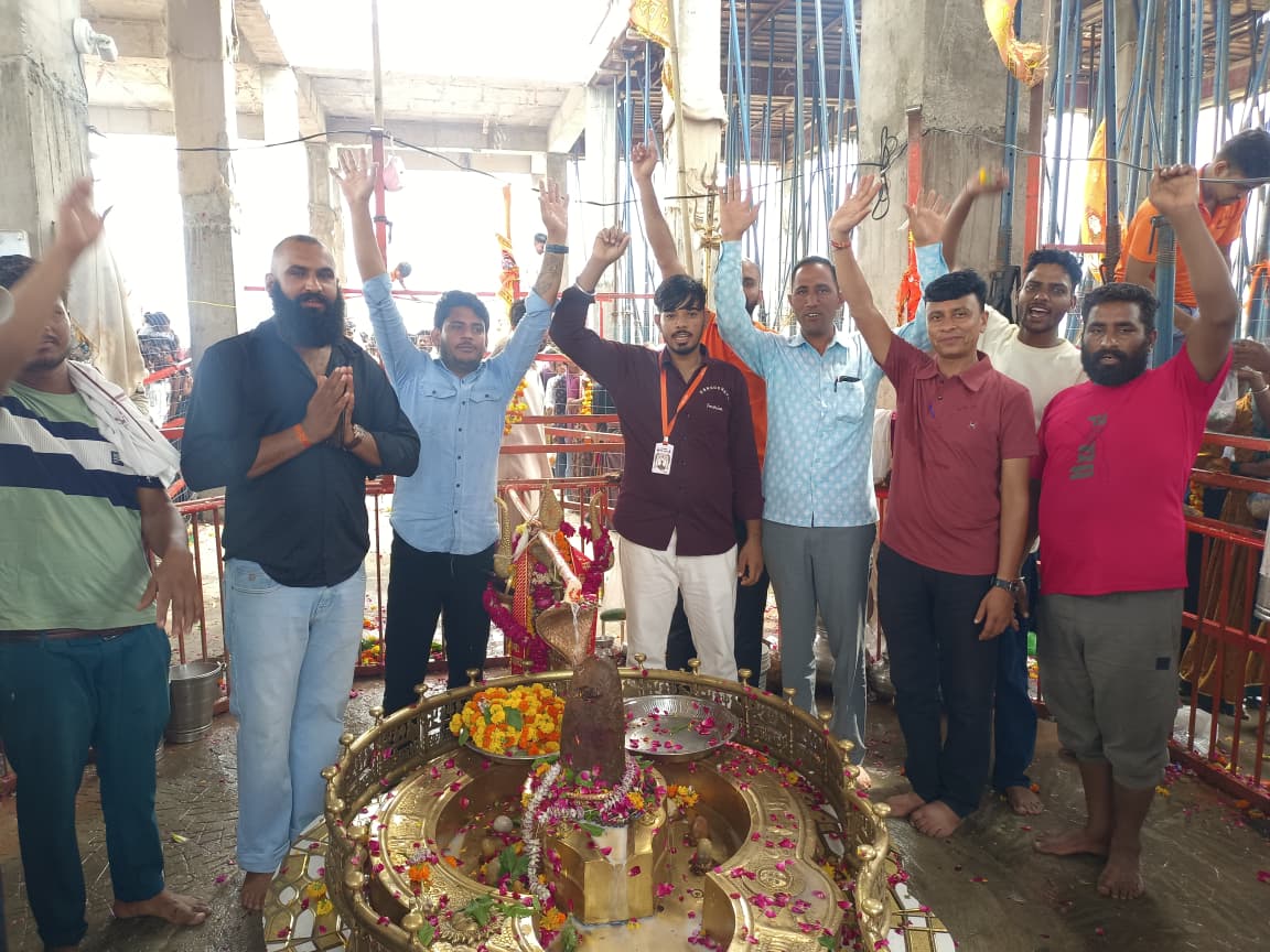 1 लाख से अधिक श्रद्धालुओं ने किए त्रिदेव के दर्शन मंगलवार को होगी विशाल भजन संध्या 1 WhatsApp Image 2026 08 10 at 5.45.29 PM