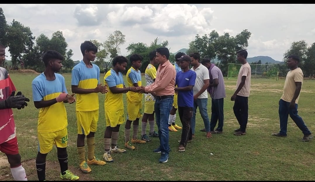 फुटबॉल जैसे खेल की अस्मिता की रक्षा करने में युवाओं की अहम् भूमिका - मोहम्मद आज़ाद अंसारी 1 WhatsApp Image 2026 08 13 at 3.45.14 PM
