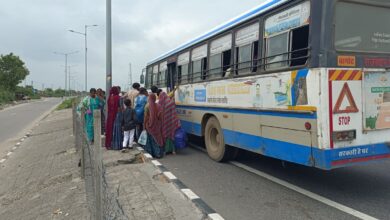 कंवलियास में नेशनल हाईवे-48 पर हादसे का खतरा, रोडवेज विभाग की लापरवाही से त्रिदेव महादेव मंदिर आने वाले श्रद्धालुओं की सुरक्षा पर उठे सवाल 14 WhatsApp Image 2026 08 17 at 4.22.03 PM 1