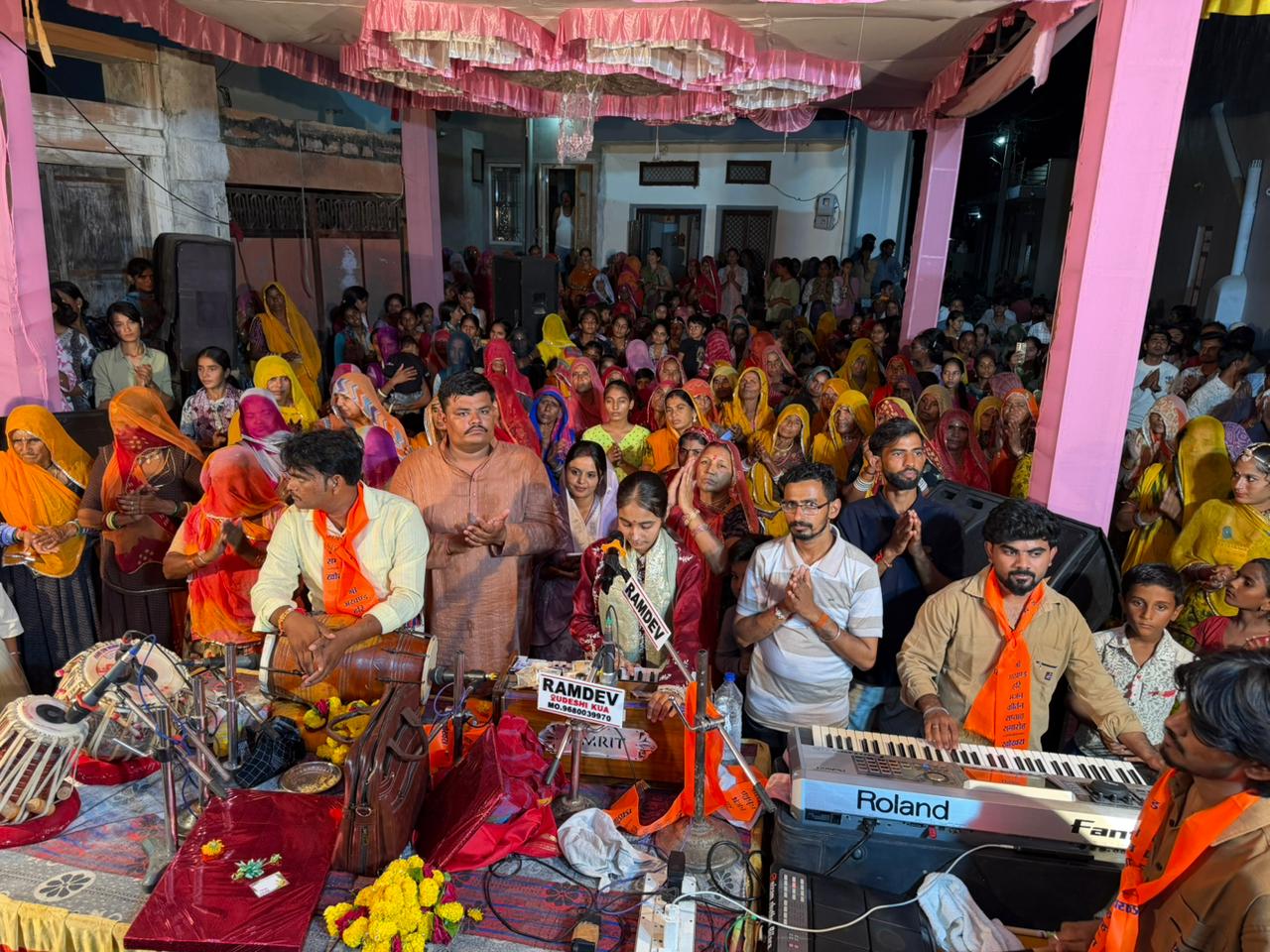 खोखरा गांव में बहुत अनिता जांगिड के स्वरों से गांव भक्ति मय हो गया, श्रोताओं का मन मोह लिया 1 WhatsApp Image 2026 09 03 at 3.41.41 PM