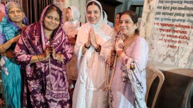 जापानियों ने श्री चिंतामणि पार्श्वनाथ मन्दिर के दर्शन किये, गुरु बिना जीवन अंधकारमय हैं 10 WhatsApp Image 2026 09 14 at 3.48.45 PM 1